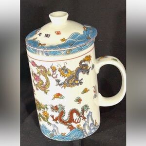 Porcelain tea mug with infuser